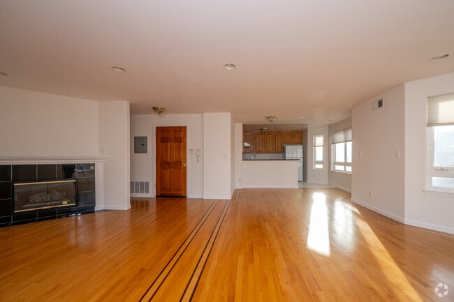 Building Photo - 1701 Judah St Unit #A Rental