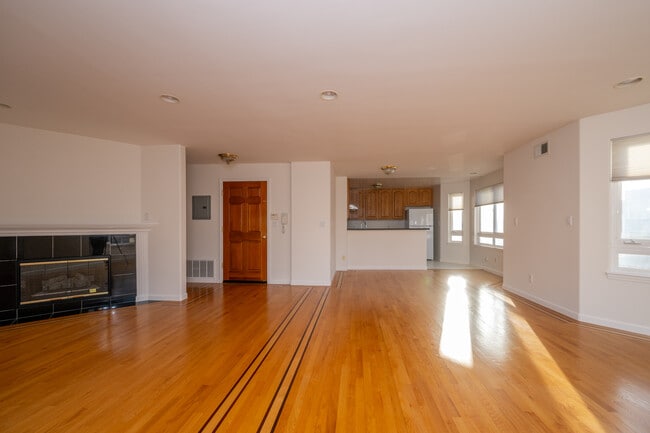 Photo - 1701 Judah St Apartments Unit #A
