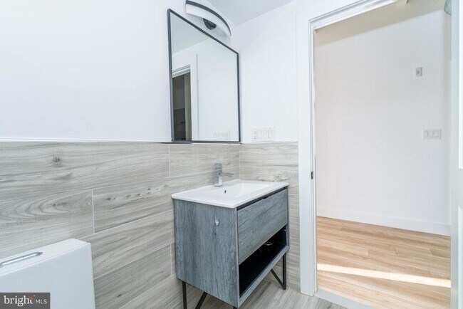 Photo - 2700 E Auburn St Unidad G204