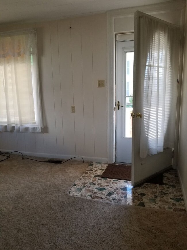 342 Fairview Ave Unit First Floor
