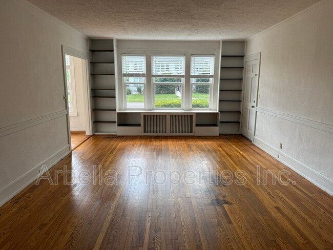 Photo - 703 E Unaka Ave Unit Apt 1