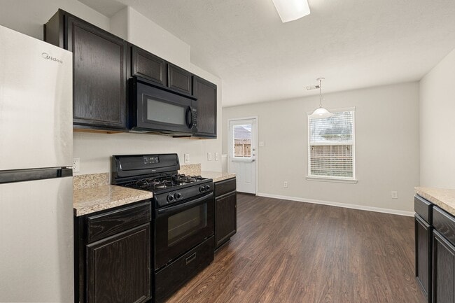 Photo - 21415 Partha Way