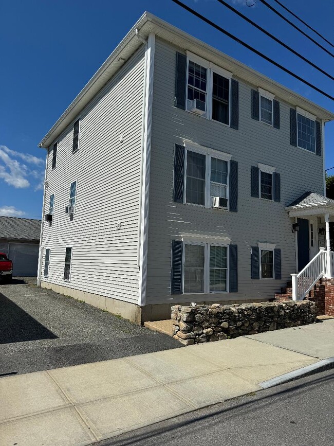 12 Easterbrooks Ave