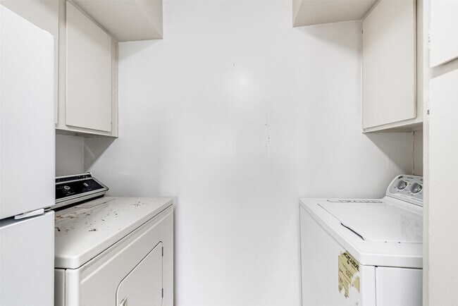 Photo - 6633 W Airport Blvd Unidad 505