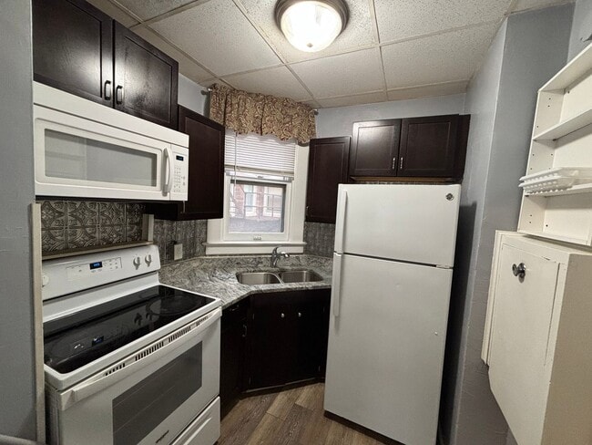Building Photo - 30 S 6th St Unit #H Rental