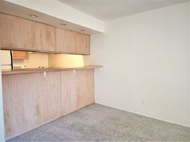 Photo - Central Boulder 1 bed 1 bath- pool and Utilities included! Unidad 305D