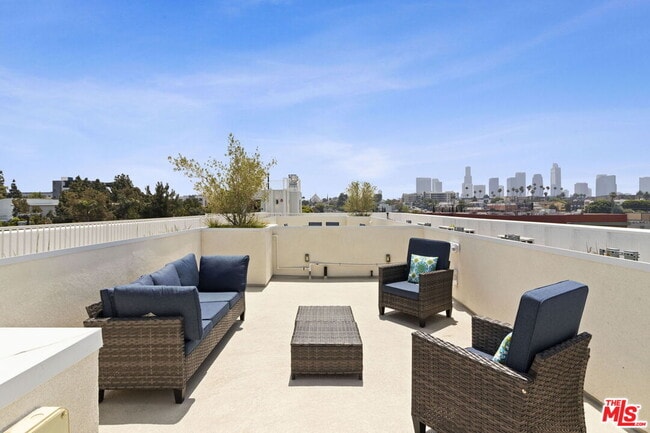 Photo - 132 Rosemont Ave Unidad 101