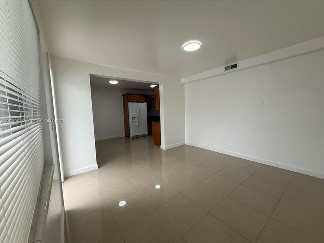 Photo - 1122 NW 32nd Ct Unit front