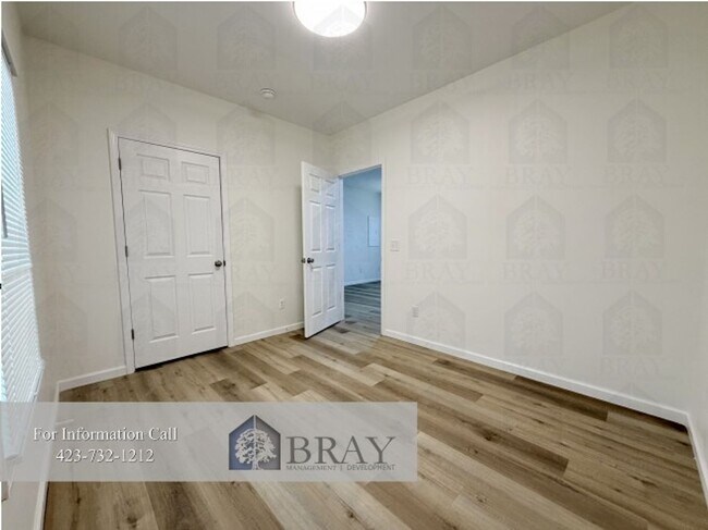 Photo - 307 Honeysuckle Dr Unit B