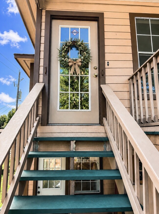 Building Photo - 211 Shenandoah Dr