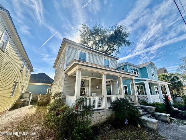 Photo - 134 E 6th St