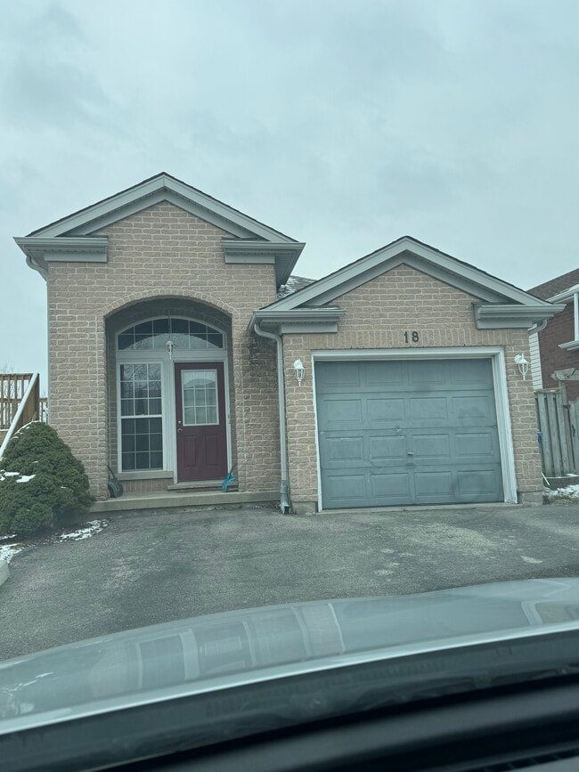 Building Photo - 18 O'connor Ln Unit B