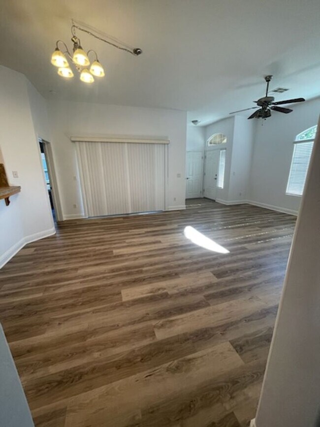 909 Jasmine Parke Dr Unidad 1