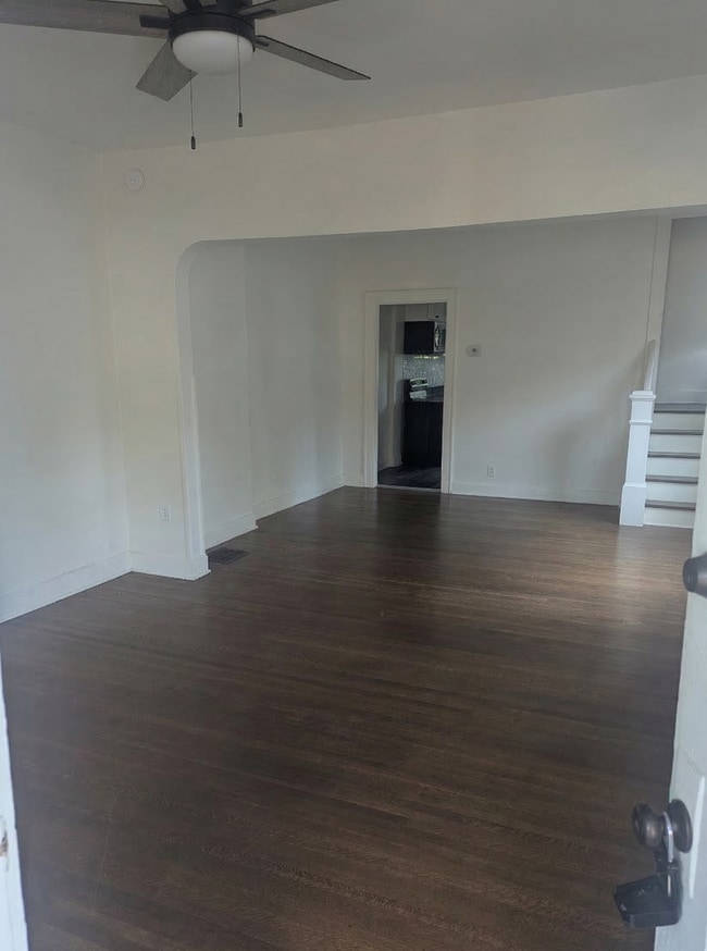 Photo - 809 E 52nd St