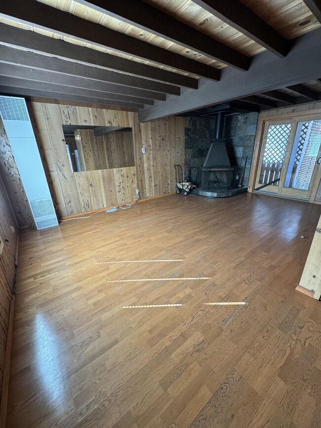 Photo - 829 Julie Ln