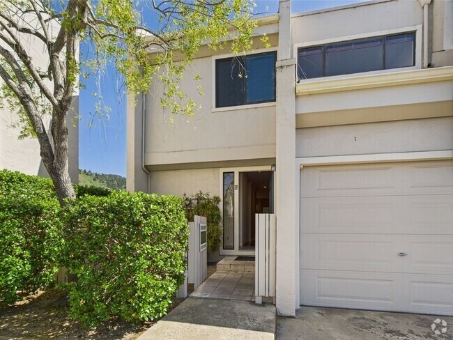 Building Photo - Premier Carmel townhome now available for ...