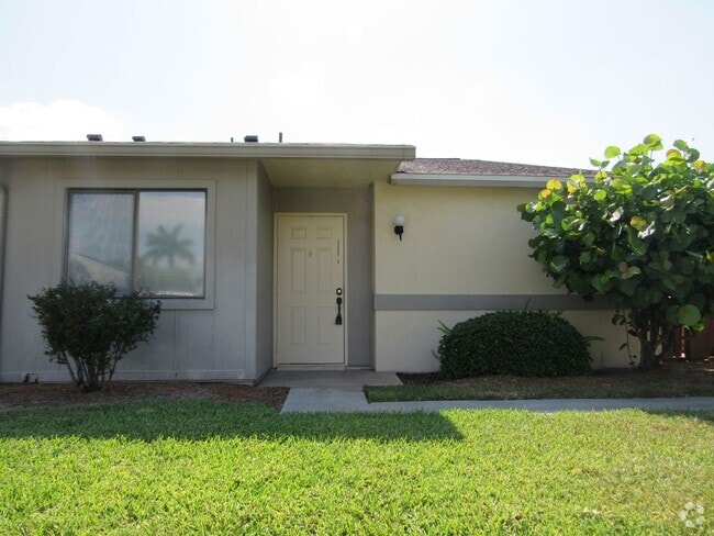Building Photo - Cedarbend 5266-2 Unit 5266 Cedarbend Drive, 2 Rental