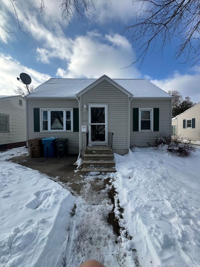 Photo - 3 Bedroom Updated house!  Two Stall Garage