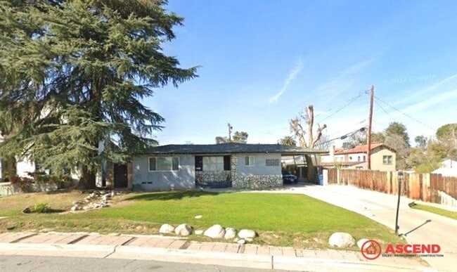Building Photo - Cozy Home near Bakersfield College!