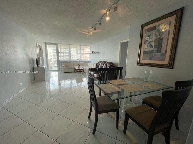 Photo - 250 174th St Unit 2008