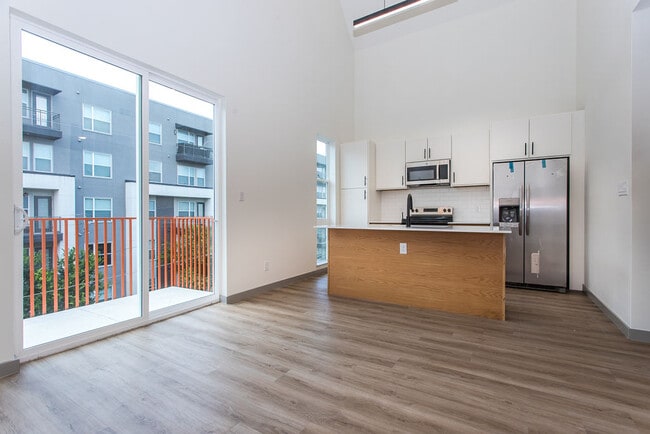 The Flats at 3981 Roseland