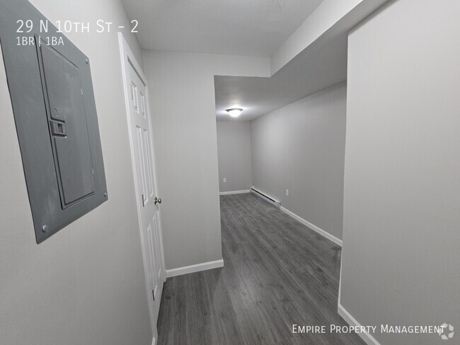 Building Photo - 1-Bedroom/ 1-Bathroom Apartment at Allentown! Unit 2