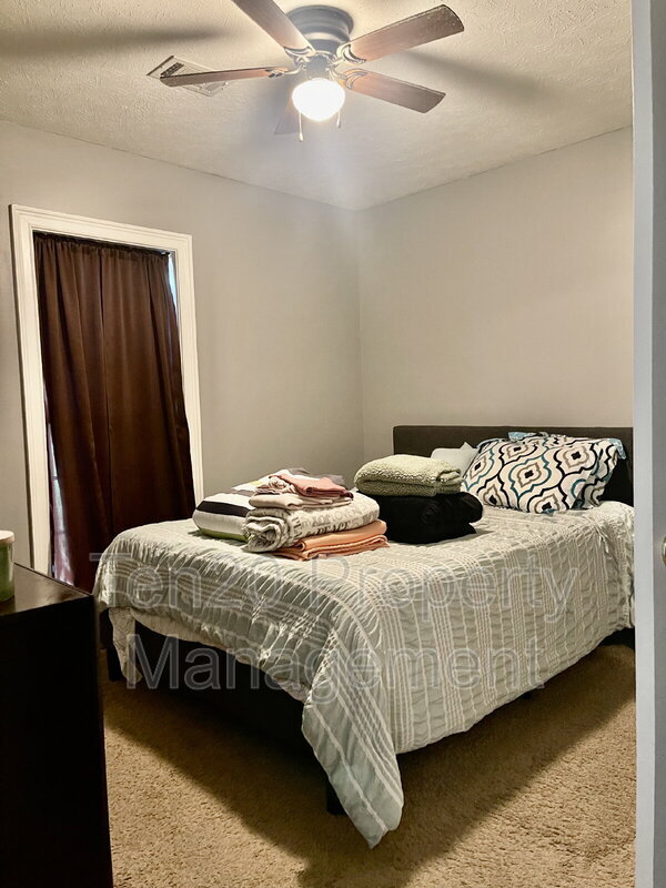 Photo - 1 Wheatfield Dr