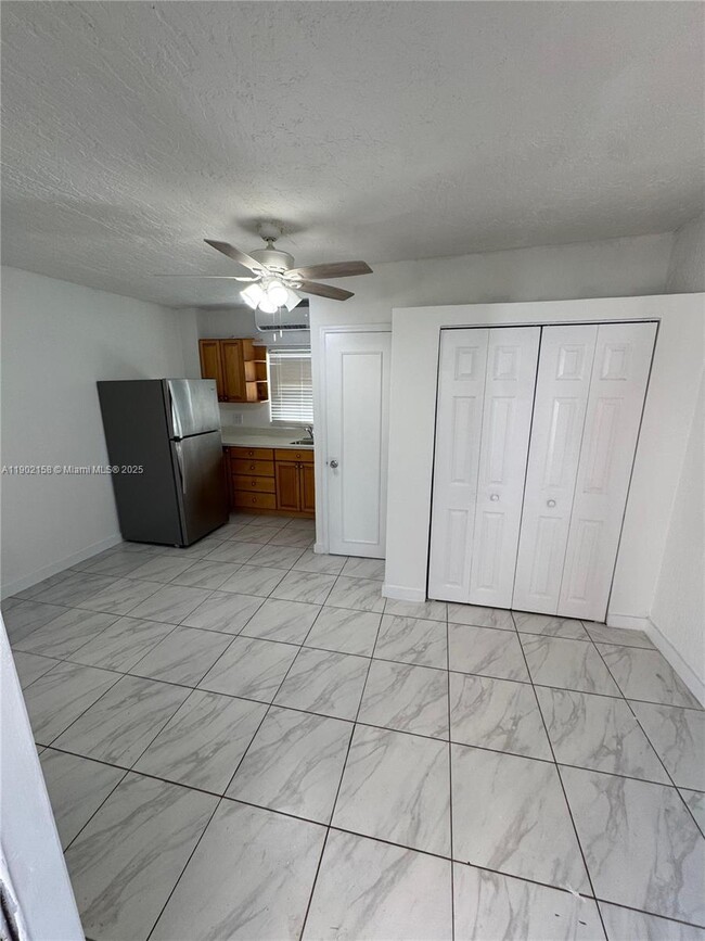 Building Photo - 28835 SW 162nd Ave Unit 2