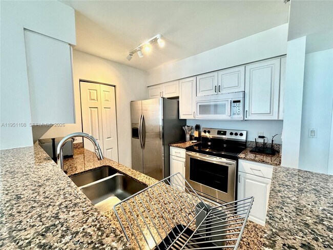 Photo - 1155 Brickell Bay Dr Unit 906
