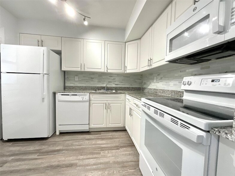Photo - 9357 SW 77th Ave