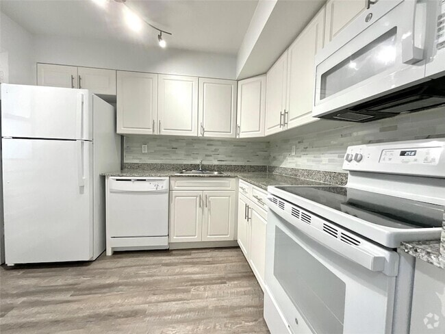 Building Photo - 9357 SW 77th Ave Unit 95-1038 Rental