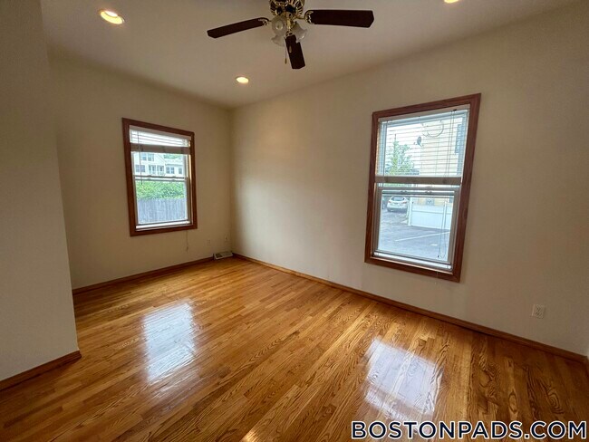 29 Park St Unit 1