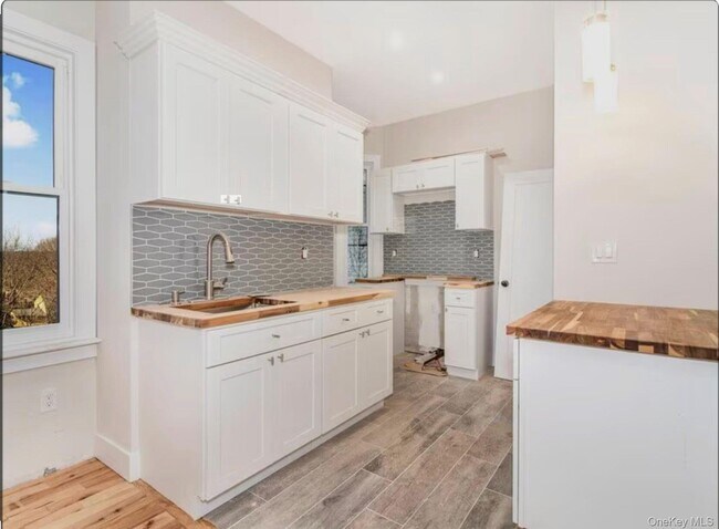 Photo - 154 Woodworth Ave