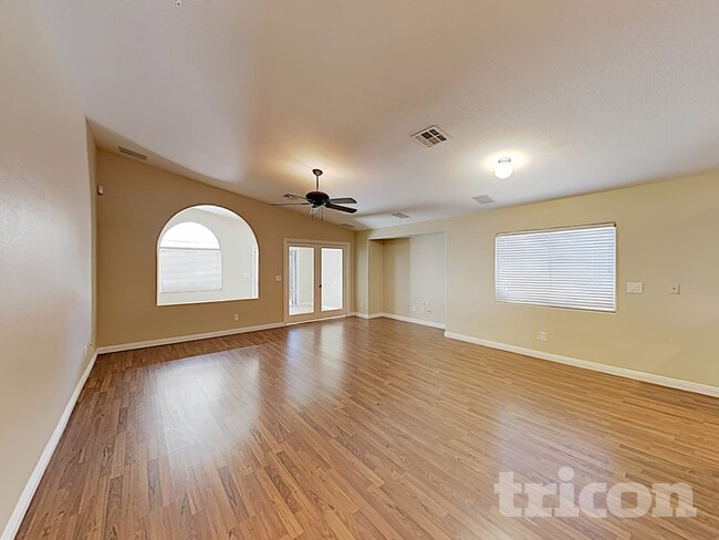 Photo - 2771 Bridleton Ave