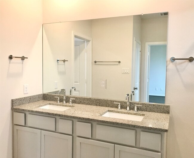 Building Photo - 7823 Skylark Heights Ln