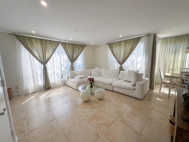 Photo - 1125 Crystal Way Unidad I