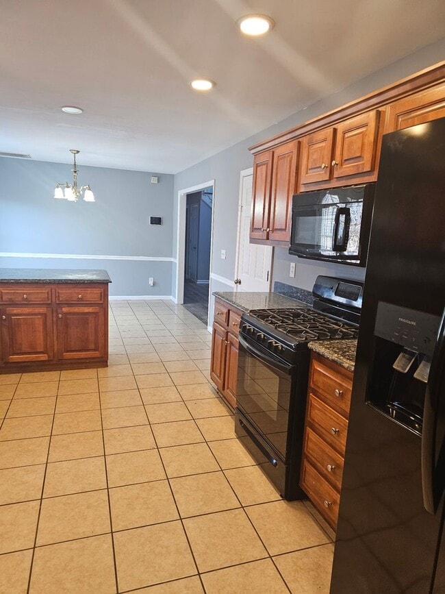 Photo - 5 Bedrooms- 3 Bathroom- House in West Rome!