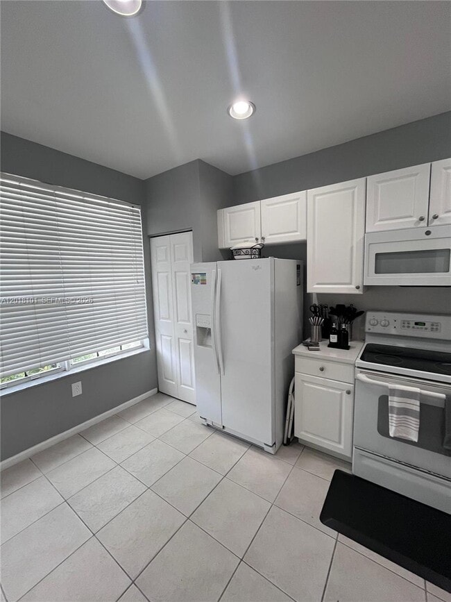 Photo - 681 NW 42nd Ave