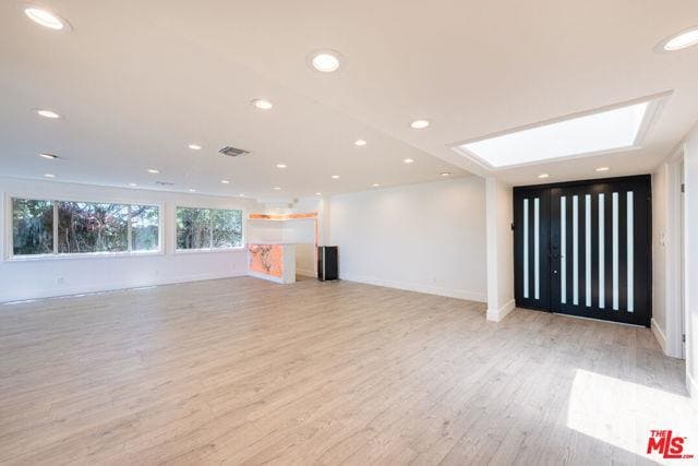 Building Photo - 3650 Sapphire Dr Rental
