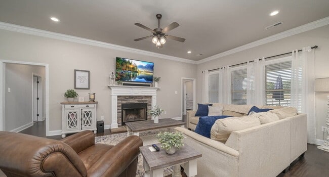 Photo - "Exquisite 4-Bedroom Home in Hazel Green with Granite Finishes & Cozy Fireplace!"