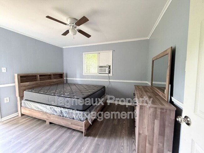 Photo - 4125 Legendre St