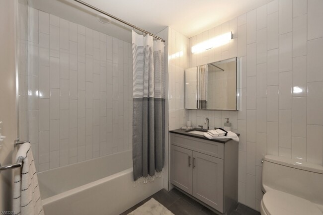 Photo - 548 Franklin Ave Unit 402