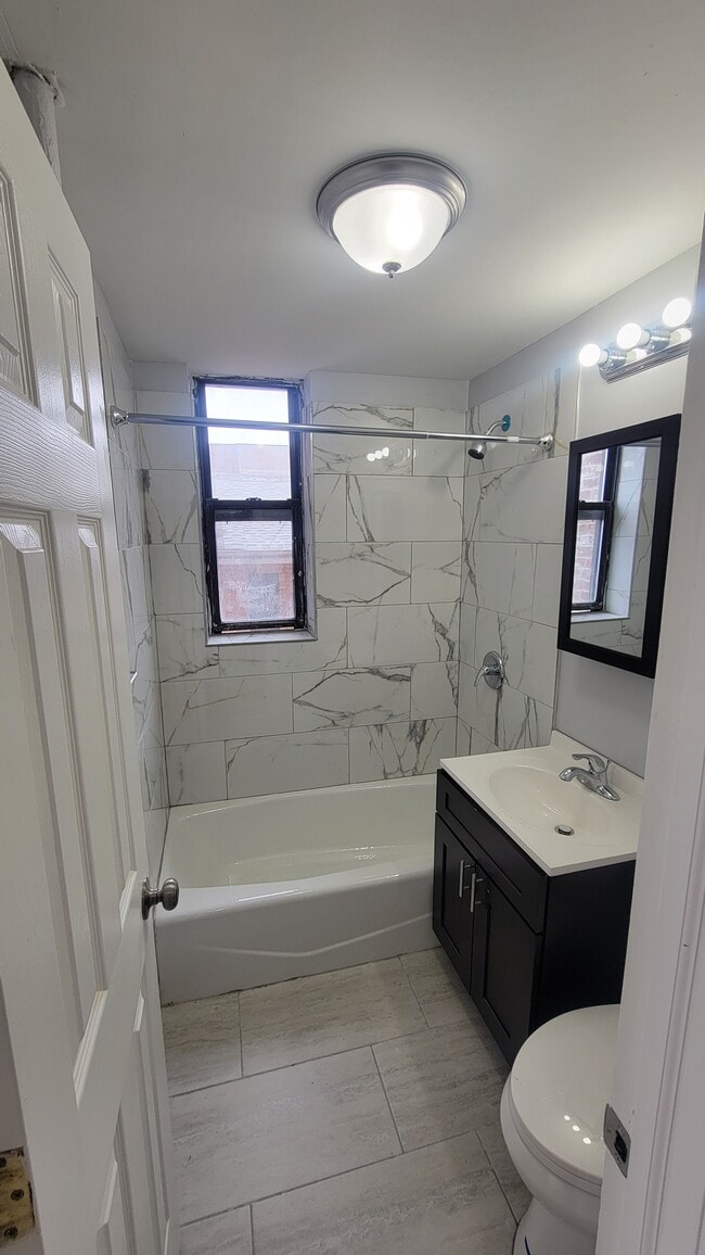 Photo - 713-715 Avenue C