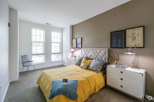 2BR, 2BA - 939SF - Second Bedroom - Third & Valley