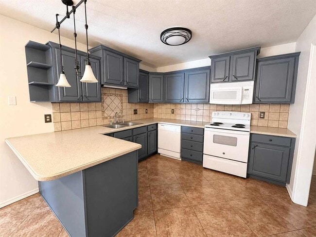 Photo - 208 Cherrywood Dr
