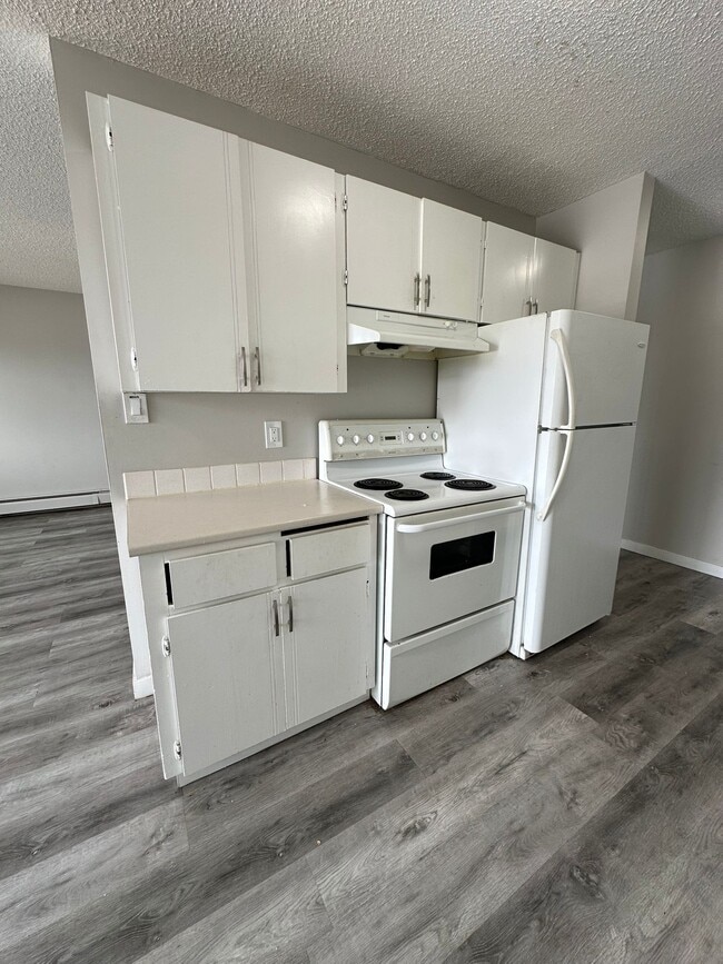 Building Photo - 4507-444 44 Ave Unit 401