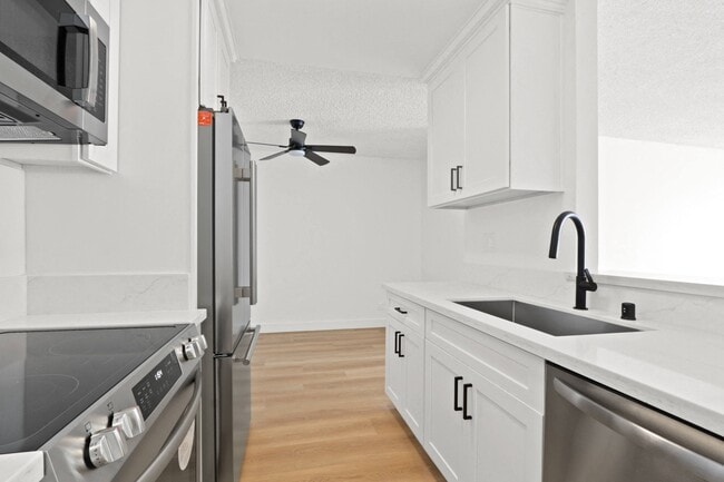 Photo - 1525 Amherst