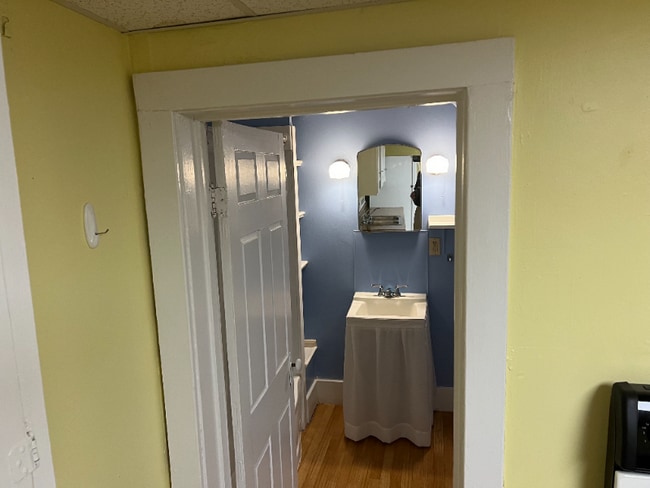 1 Pomfret Rd Unit 2B