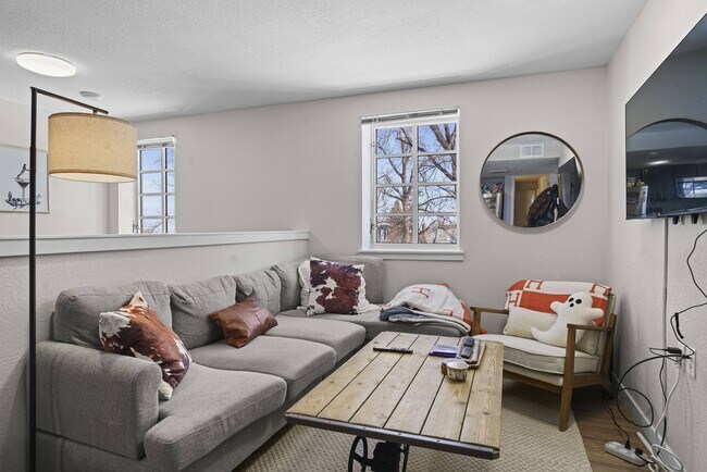 Photo - 891 Exchange