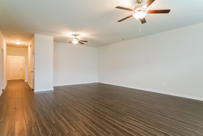 Photo - 331 Augustine Dr
